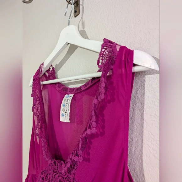 Free People Berry Fuchsia Crochet Lace Mini Dress Layered Hem Swing Dress 10 - Picture 5 of 15